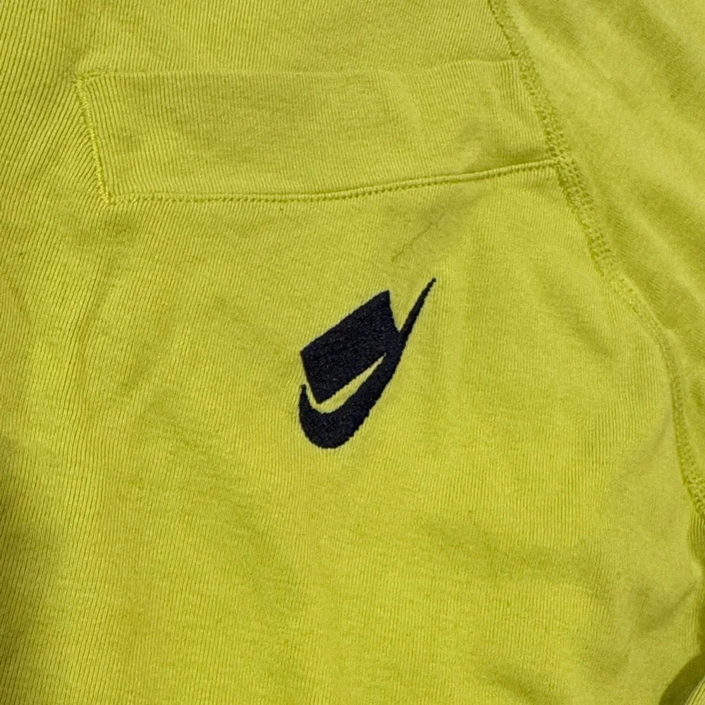 Nike Women’s Retro Vibrant long sleeve - Picture 3 of 3